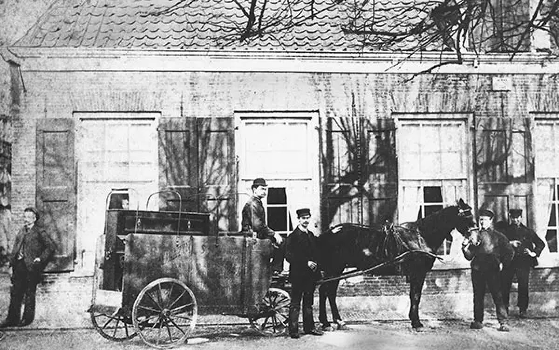 Historische foto van Schumer met paard en wagen