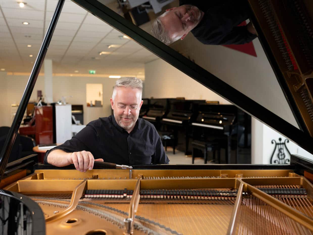 Over ons 6 Piano stemmen door een technicus van Schumer